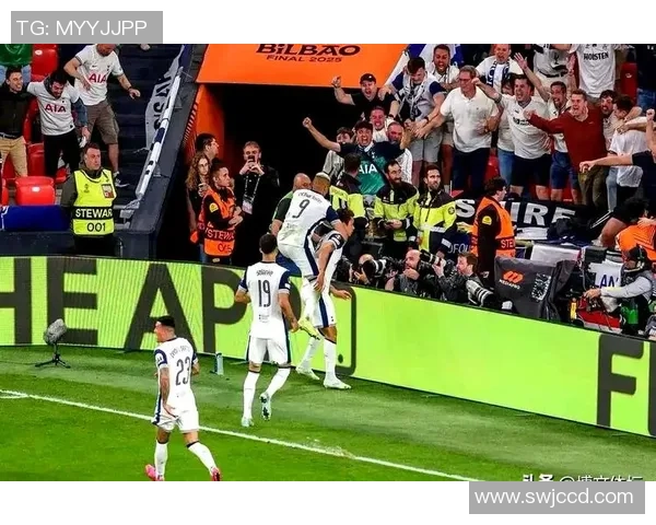 巴黎圣日耳曼大胜热刺红牌争议引发赛后热议与分析